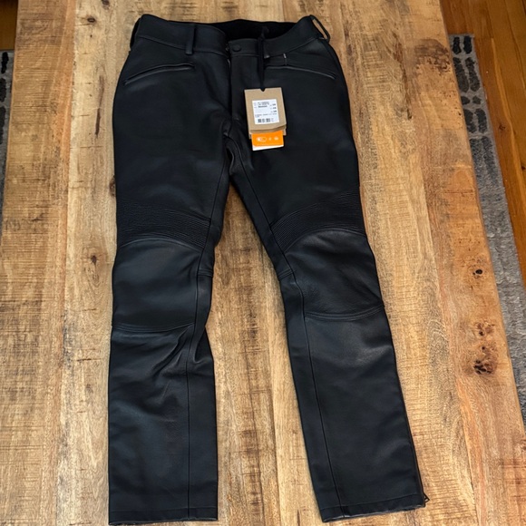 Belstaff  Fender 2.0 black Leather moto motorcycle Pants with knee pads NWT 30 - Picture 6 of 13
